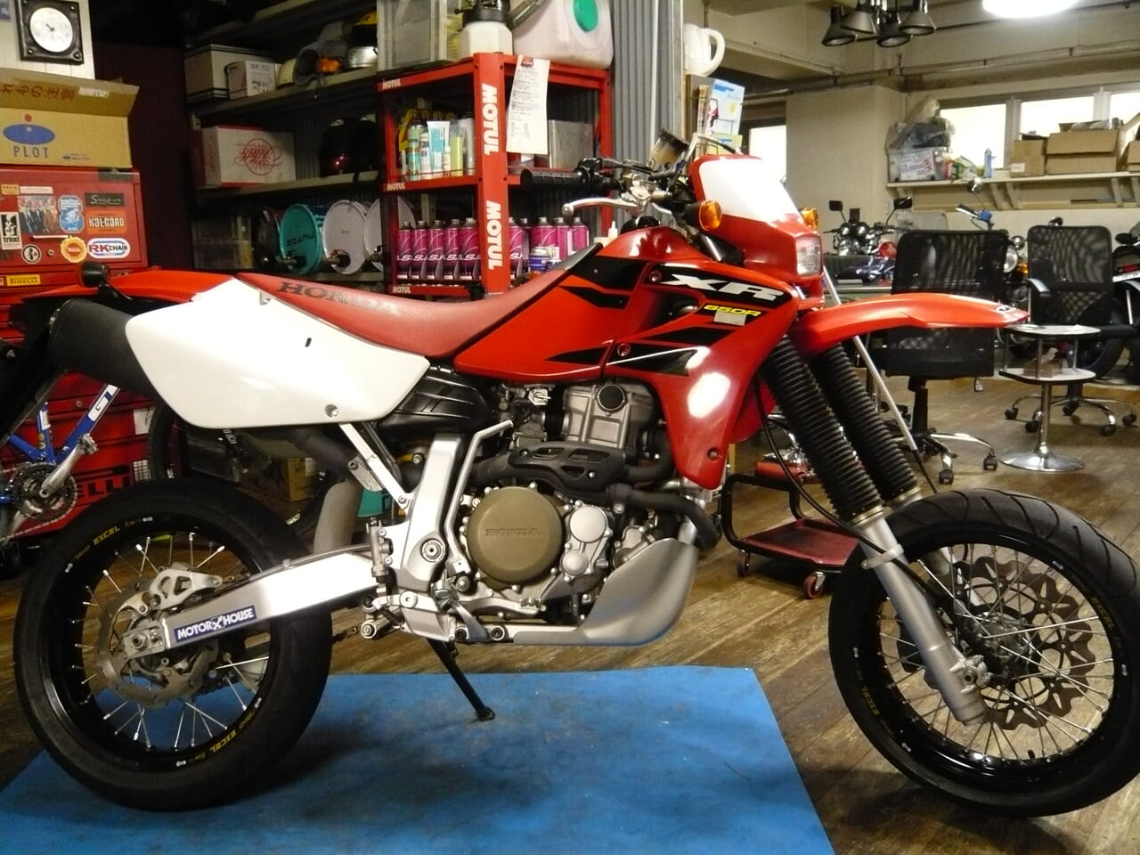 本田の化け物ＸＲ650Ｒの巻き