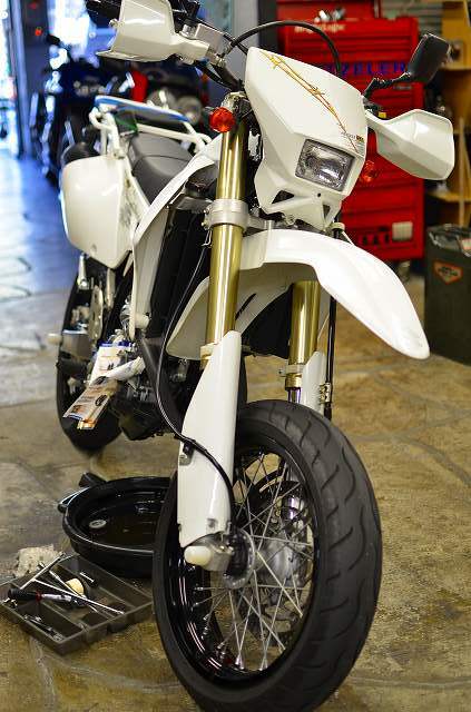DRZ４００SMニューテックオイル交換の巻き