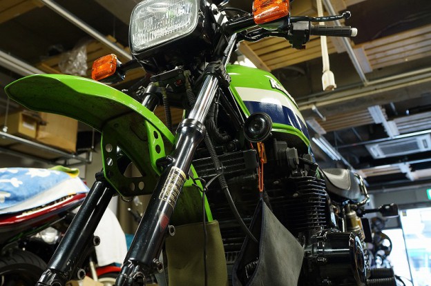 Z1000R1　ﾎﾟｯｷﾘﾊﾞｲｸ車検　ﾃﾞｺﾒﾝﾃ　ﾆｭｰﾃｯｸｵｲﾙ交換　ﾀｲﾔ交換