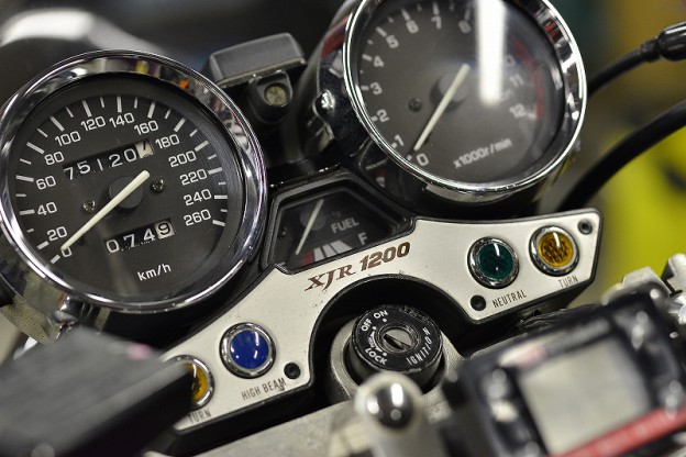 XJR1300 ｸﾗｯﾁﾌﾟﾚｰﾄ交換・ｽﾃｱﾘﾝｸﾞﾍﾞｱﾘﾝｸﾞ交換