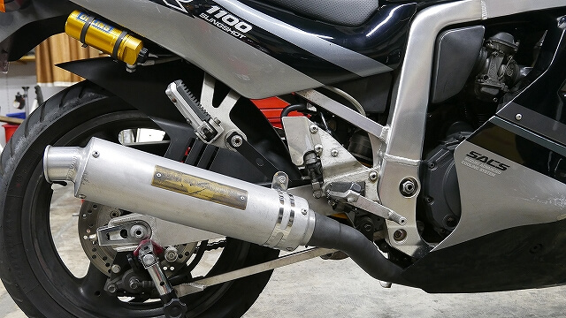 GSX-R1000 マフラーステー 社外  バイク 部品 GT77A サイレンサーステー 曲がり無し 品薄 希少品:22314837