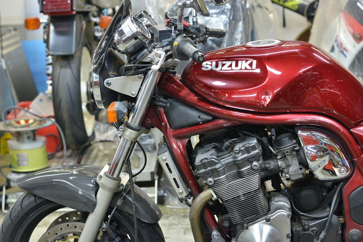今思うと時代を先読み？初代リッタースポーツネイキッド？GSF1200 車検　デコメンテ　DIDサンスターチェーンキット