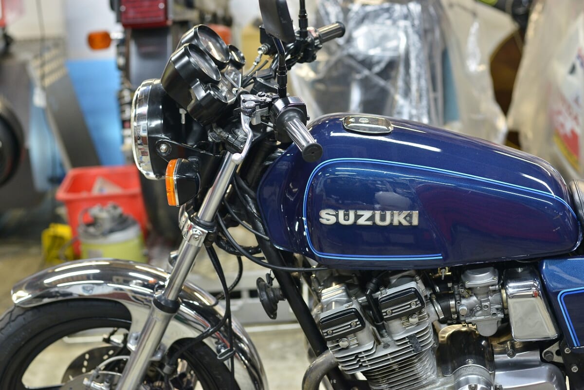 コアなファン必見の隠れた迷車？GSX750E 　たまに片排症状。イグニッションコイル＆NGKプラグキャップ＆点火プラグ交換。遠心ガバナ＆発生電圧確認
