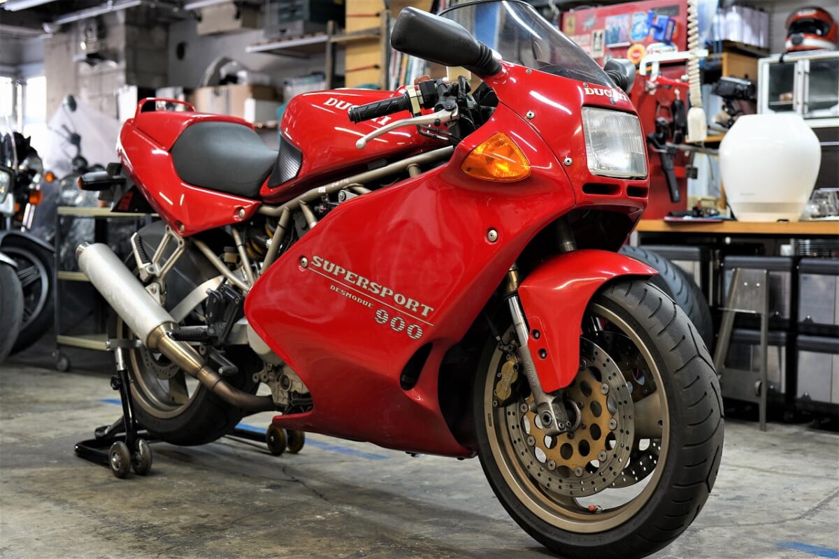 結構好きな乗り味L型ツインDUCATI900SS 車検　タイヤ交換　バッテリー交換　フォークOHなどなど