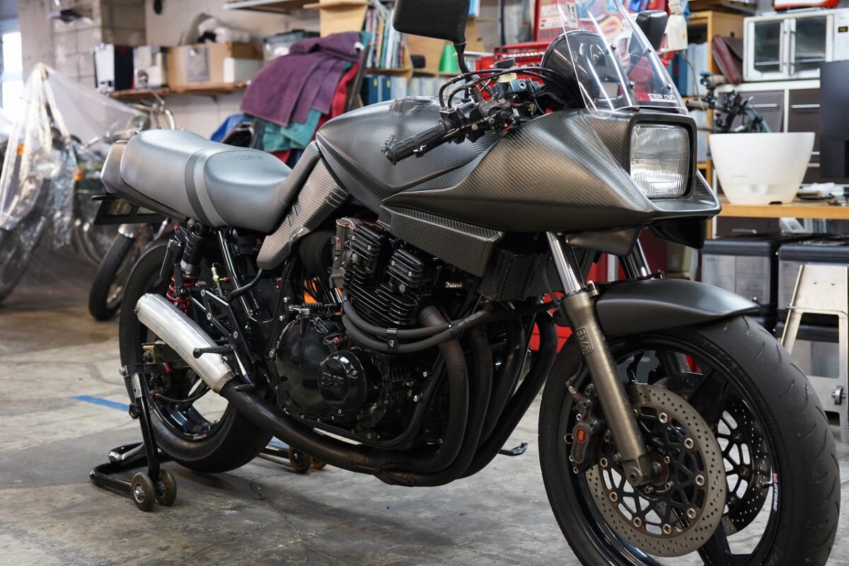 カタナは1000！GSX1000S 車検　リアディスク交換などなど