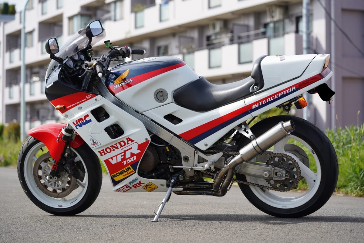 VFR750F (RC24)インターセプターAMAレプリカ色々改修など
