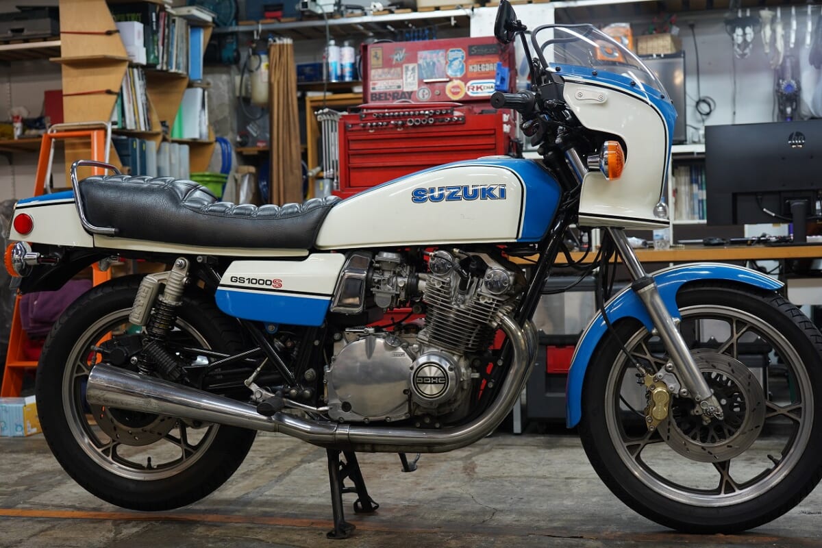 GS1000Sクーリーレプリカ　車検　プロバッテリー交換　フルード交換　エンジンオイル交換