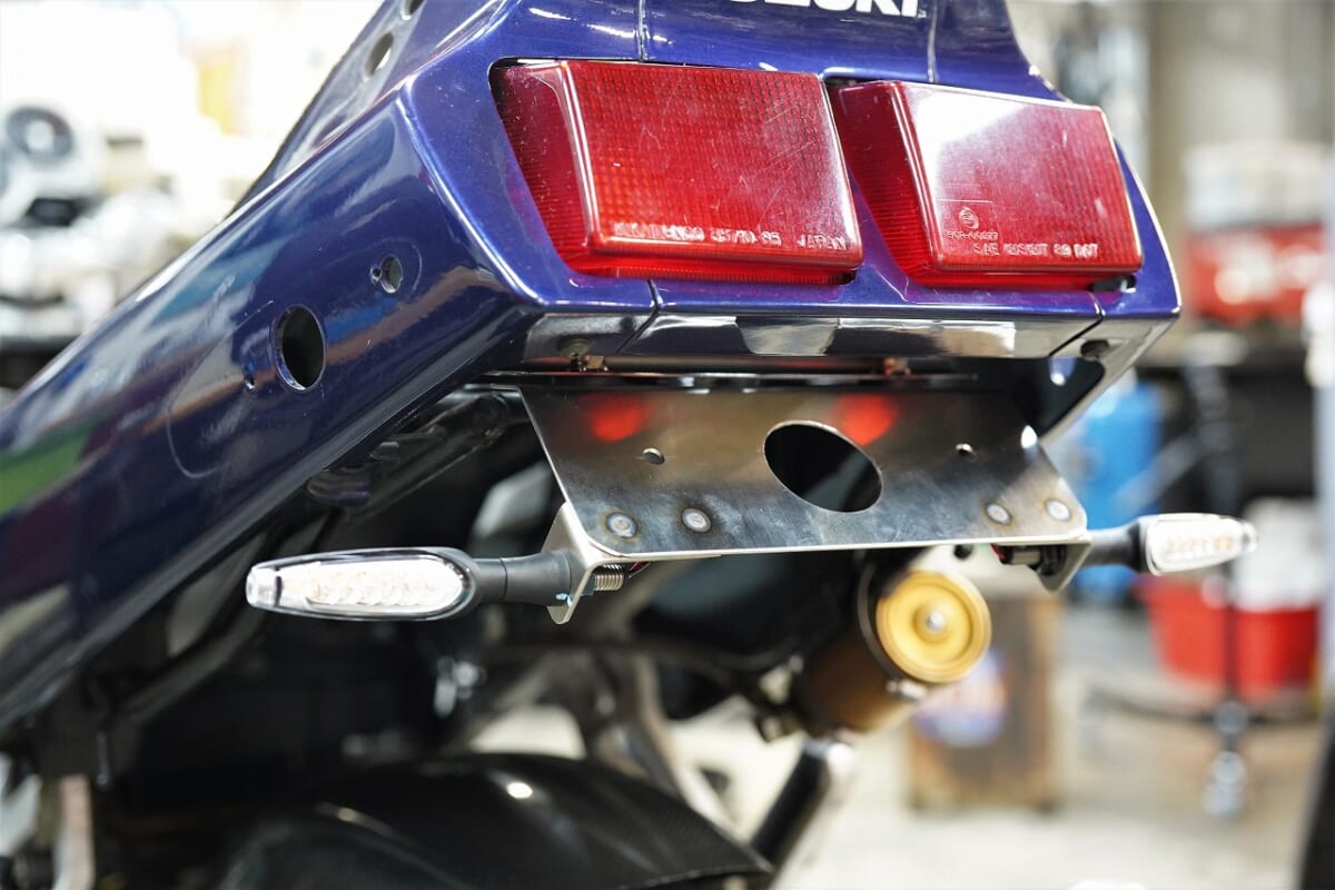 GSXR1100MN。車検　デコメンテ　ブレーキキャリパーOH ZRXリアキャリパー交換　オイル交換　プロバッテリー交換その他