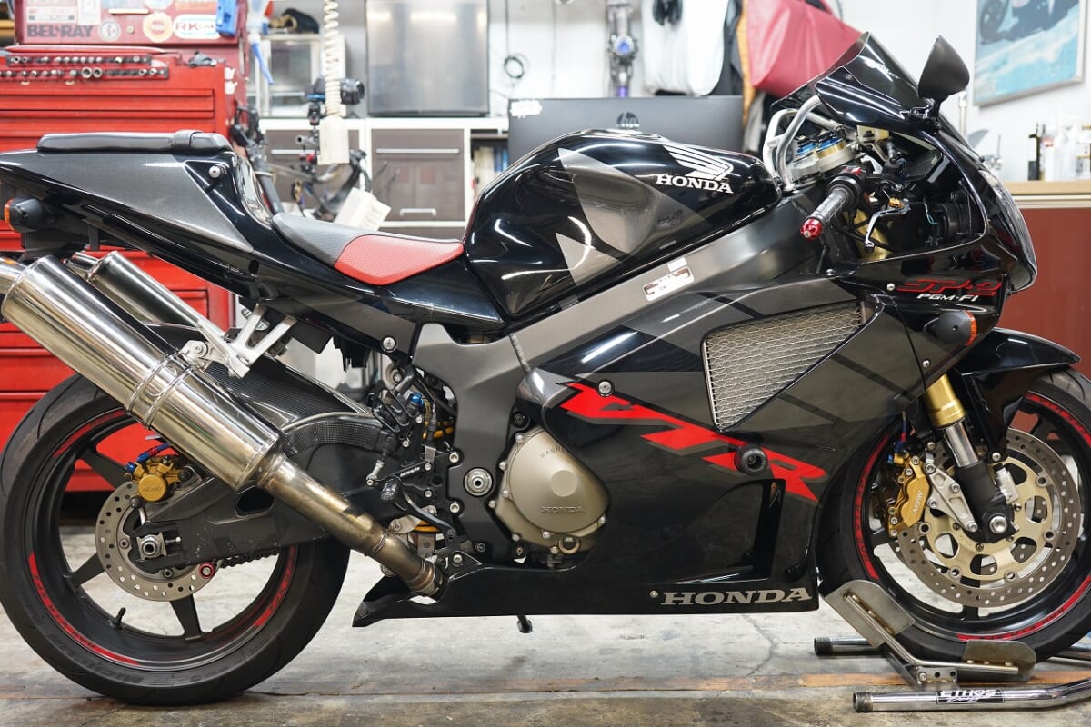 VTR1000SP2 エキゾーストガスケット交換