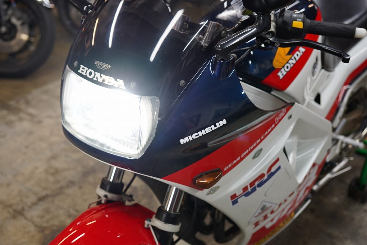 VFR750FにNOVSIGHT H4 LEDバルブ