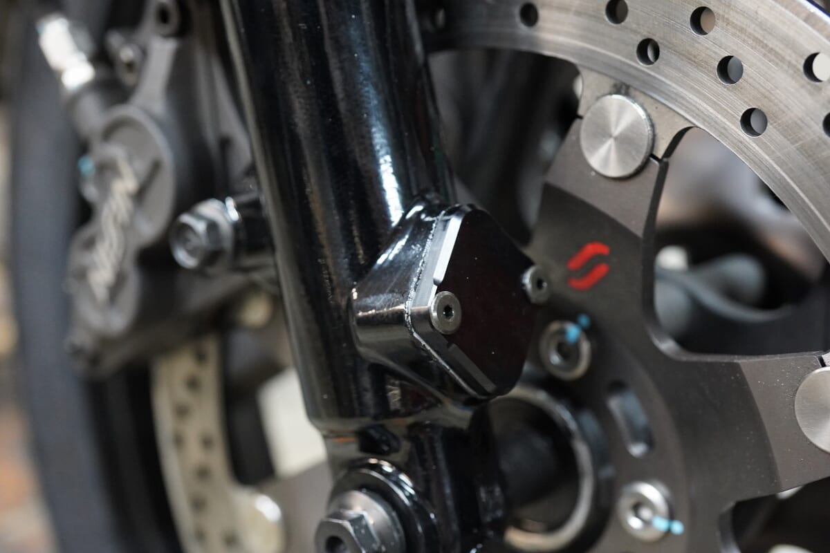 GSX-R1100G タイヤ交換　リアキャリパー交換（43080-5083-DJ）フォークOH