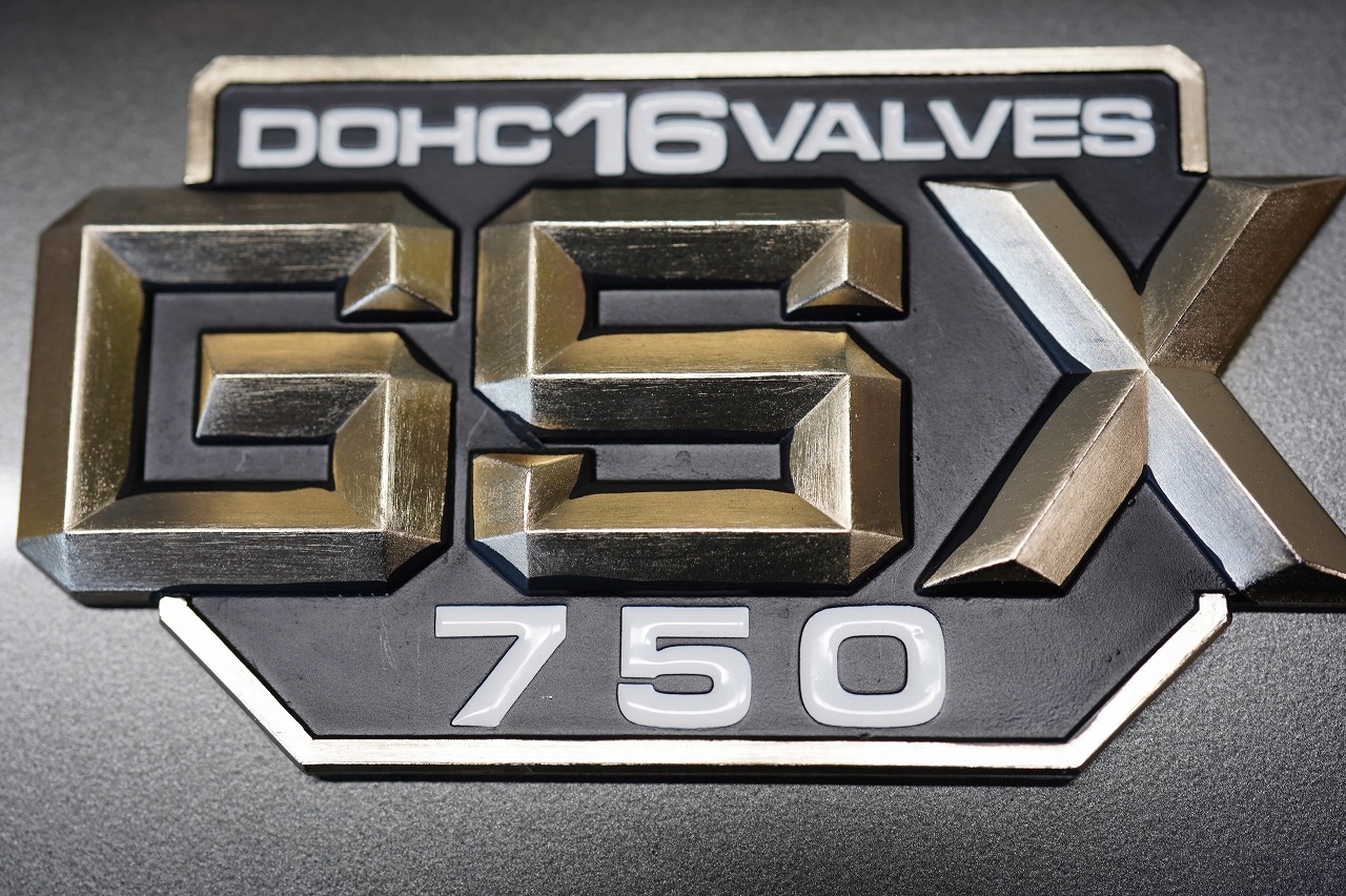 GSX750E サイドカバー用エンブレム 新品未使用 社外品（¥17,500）