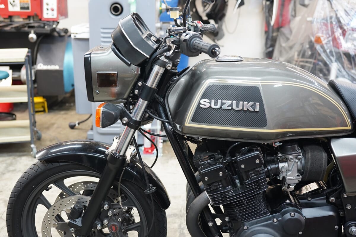 GSX750E ベコ　スピードメーター交換とガンコート塗装