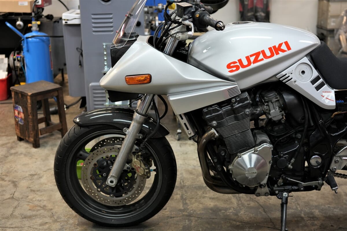 イナズマ1200を油冷カタナ（GSX1200S)にする