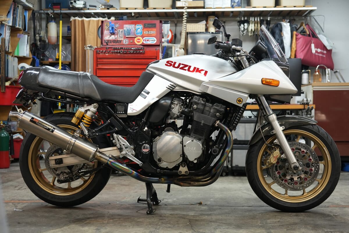 GSX1200S イナズマ1200油冷カタナ治します。