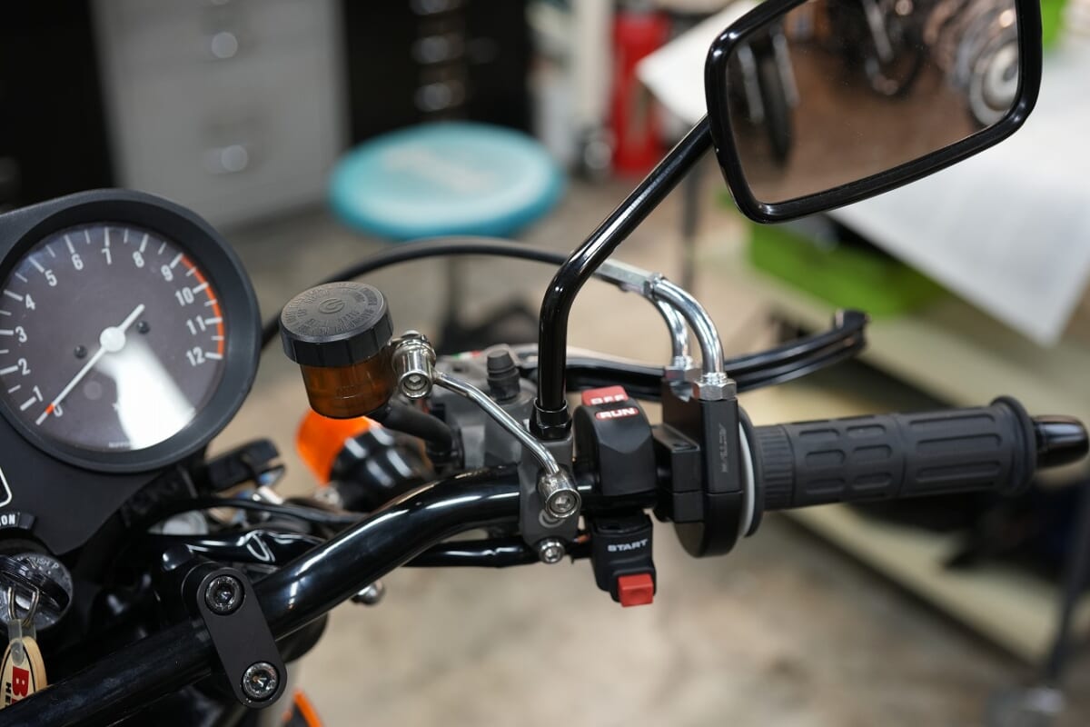 GS750 車検　シート加工　エンジンオイル　フルードその他