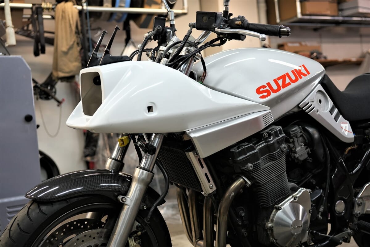 イナズマ1200を油冷カタナ（GSX1200S)にする