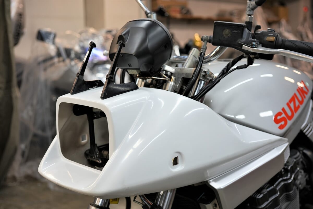 イナズマ1200を油冷カタナ（GSX1200S)にする