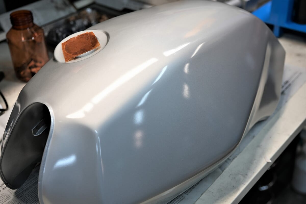 GSX1100E GS1100E FUEL TANK 44110-49500-13L 実は持ってます？