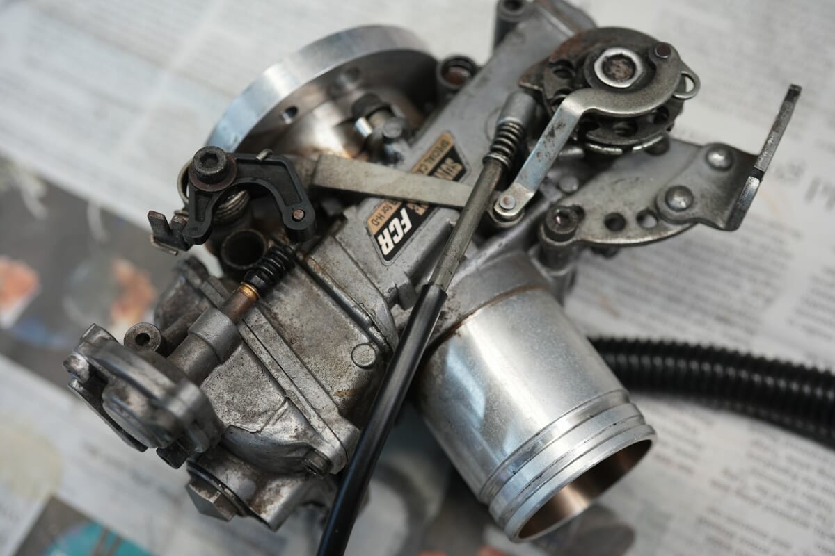 スポーツスター1200　モトガジェット　クロノクラシックCHC-B8-YLC取付