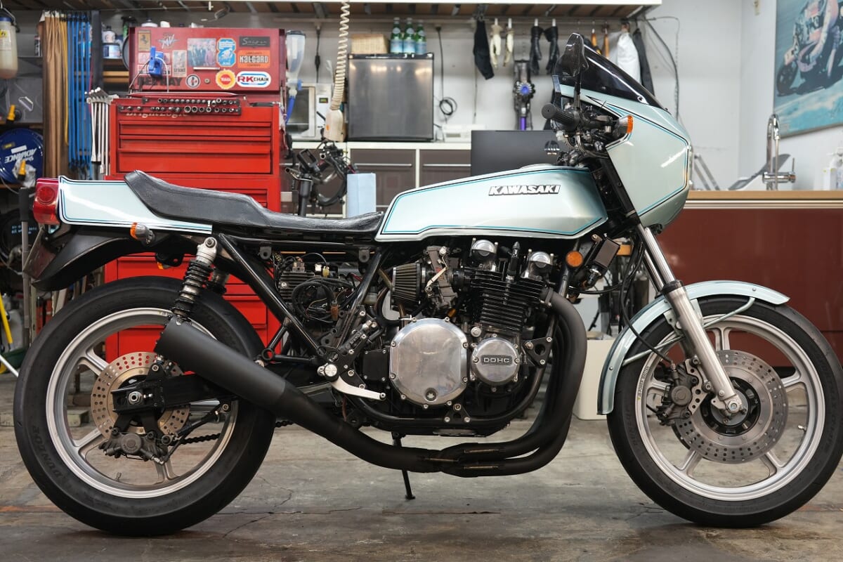 Z1R タペット調整と#1ちょっとプラグ黒いですの件