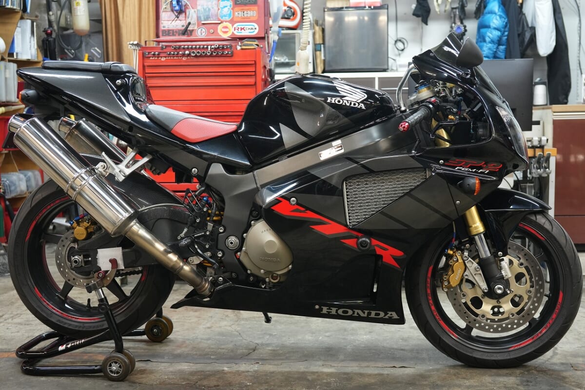 VTR1000SP2 車検　タイヤ・パッド交換など