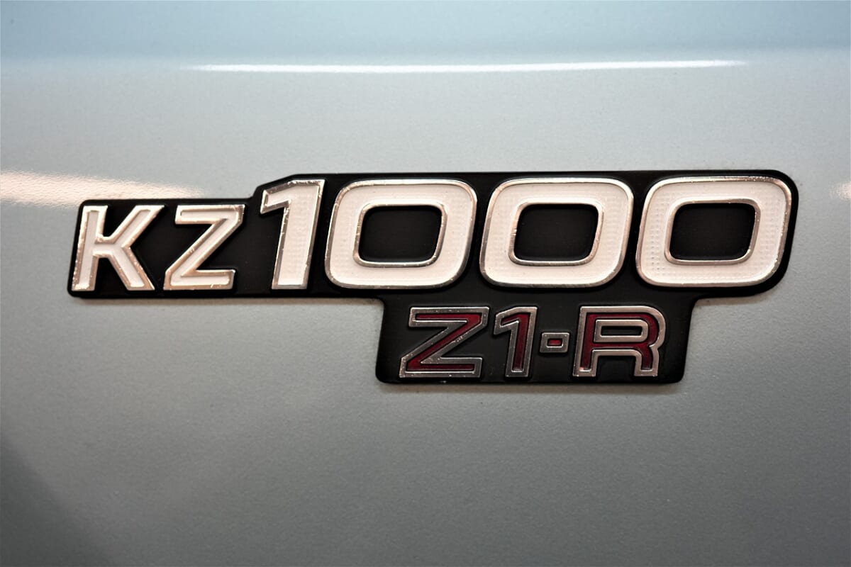 Z1R タペット調整と#1ちょっとプラグ黒いですの件