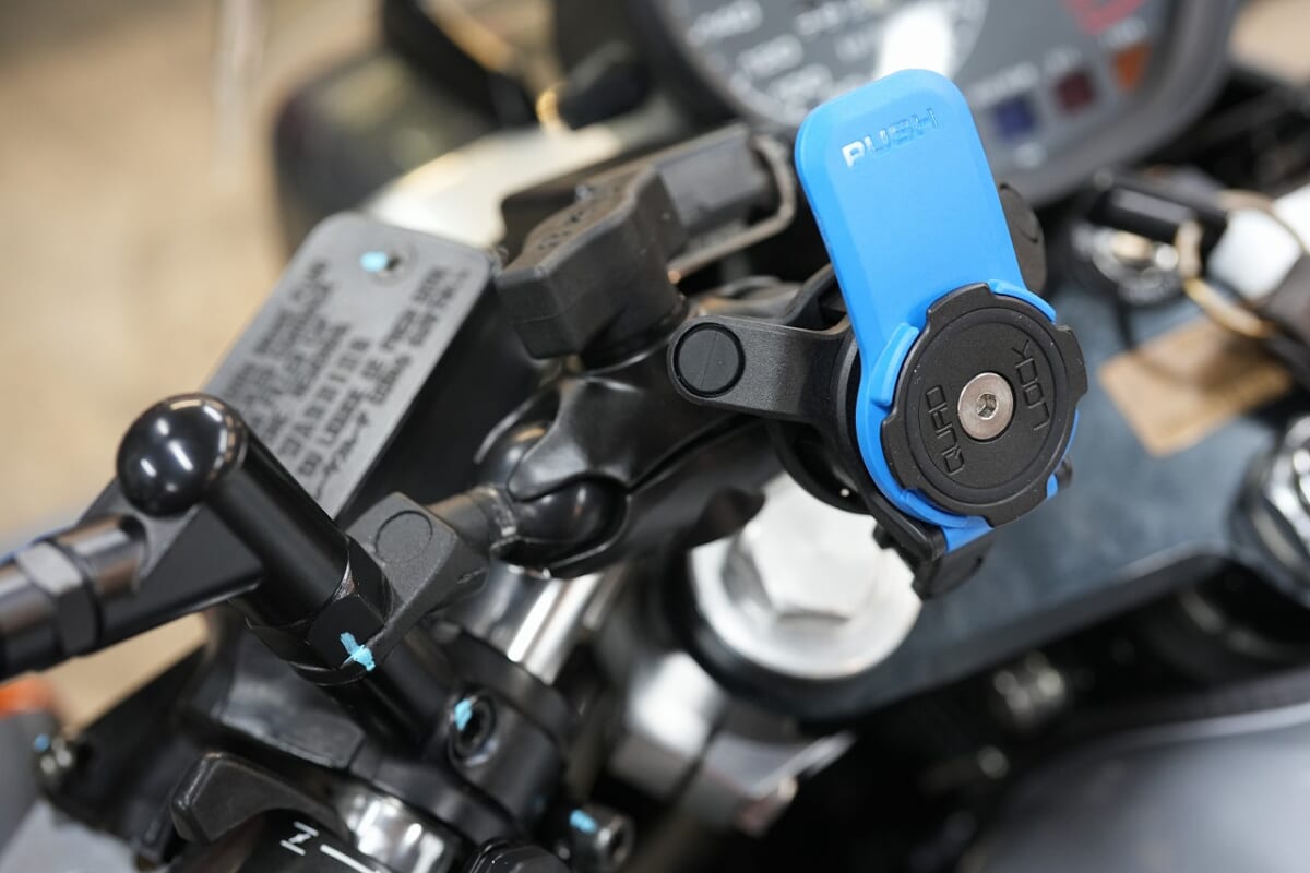 【Thoughts】スマホホルダー最強？説。最もシンプルで融通が利くのはコイツだ(*^-^*)