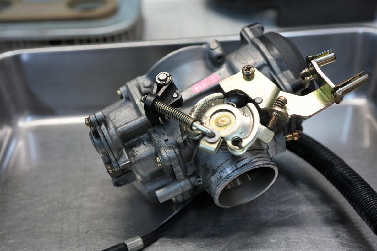スポーツスター1200　車検　タイヤ交換　エンジンオイル交換　ダイノジェット組み付け　フォークオイル交換など