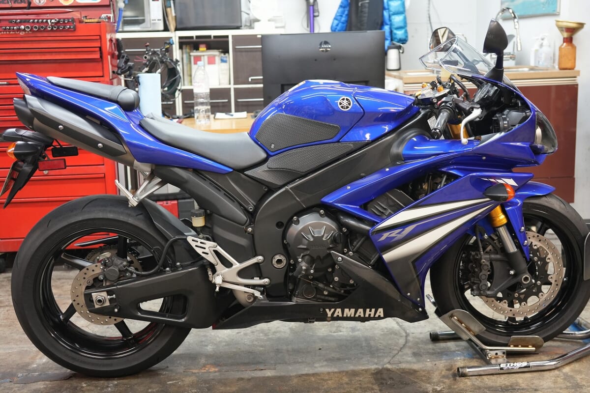 YZF-R1 車検　エンジンオイル　ブレーキフルード　冷却水交換