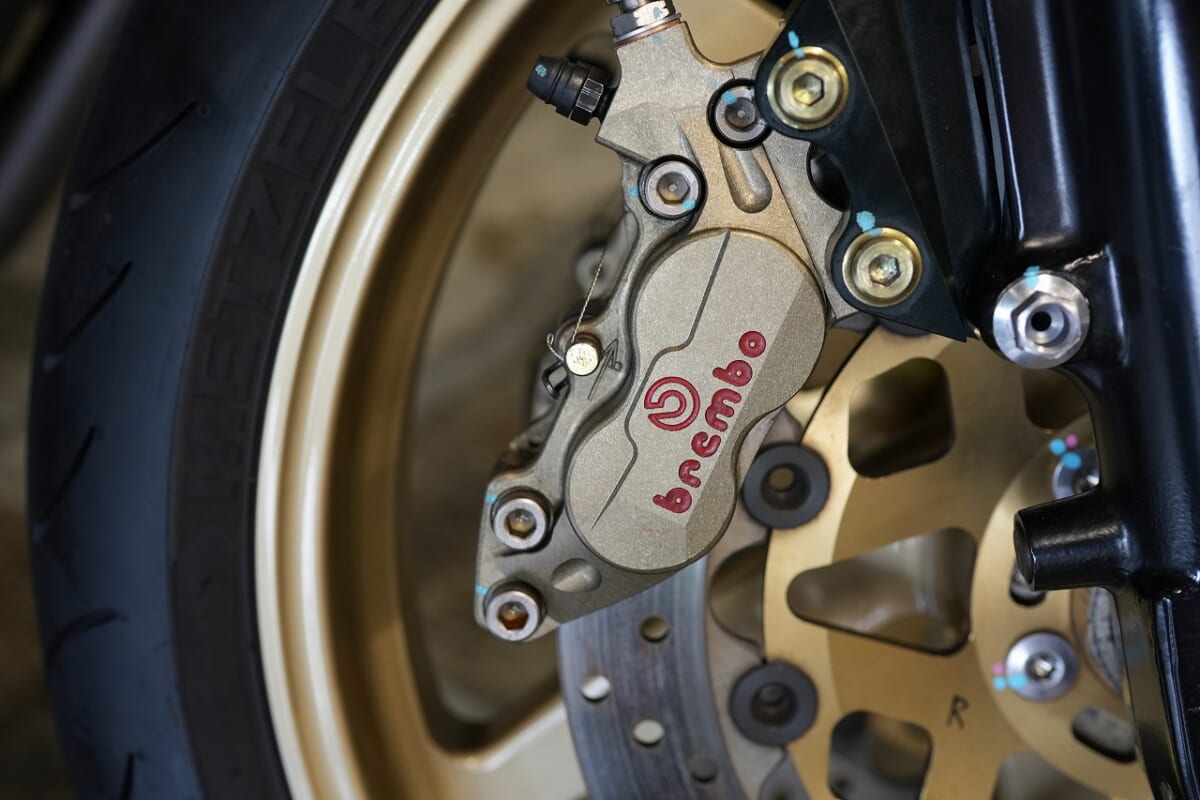 ブレンボレーシングキャリパーフルード滲みます？の件( ﾟДﾟ)