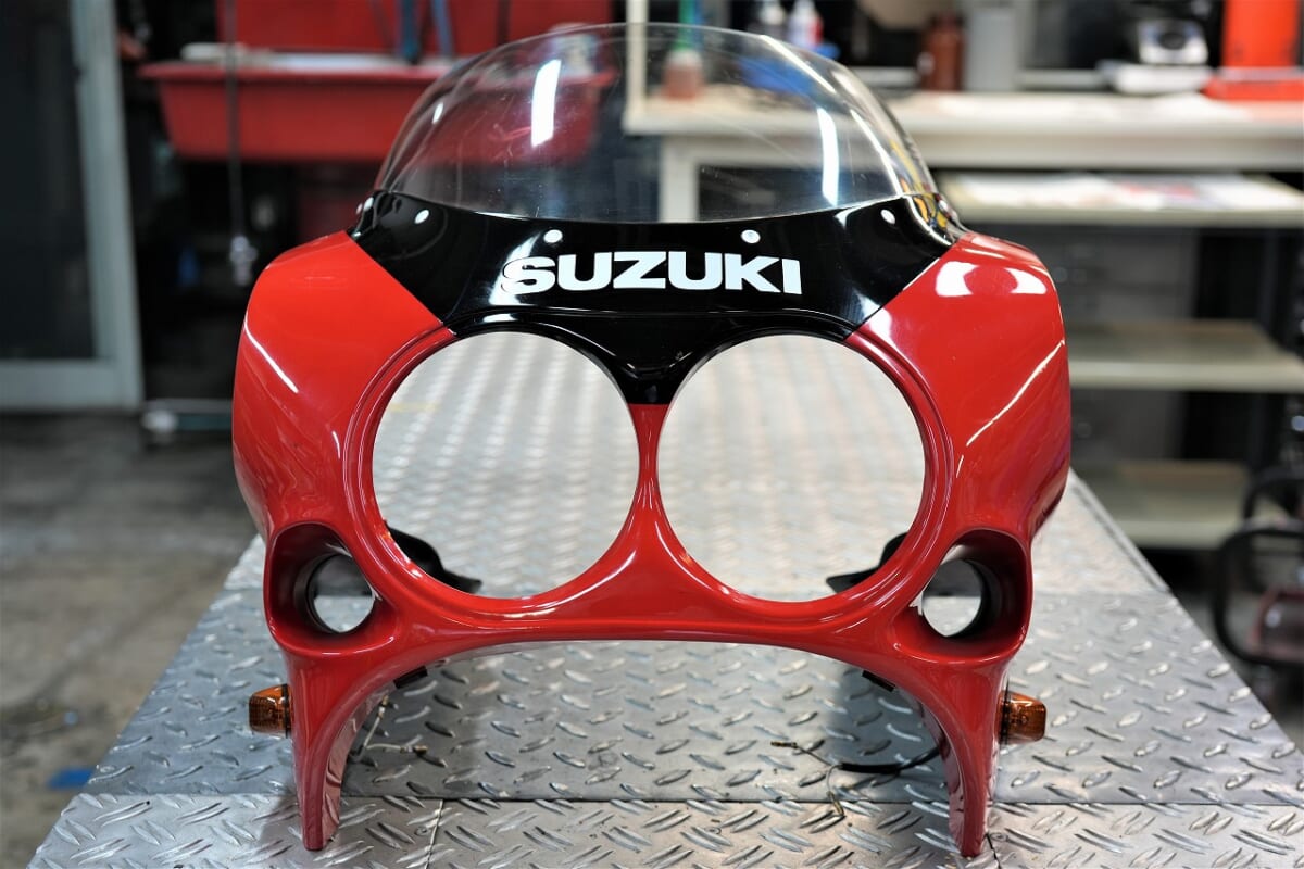 ヤフオク出品しました。GSXR750J　アッパーカウル（委託品）