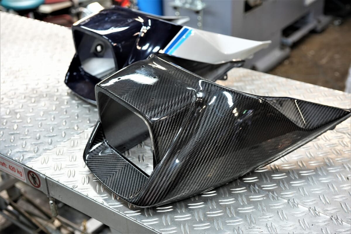 驚愕の軽さ？( ﾟДﾟ)Dry Carbon GSX1100S T-SPACE製ドライカーボンアッパーカウル　MADE IN JAPAN(*´ω｀)