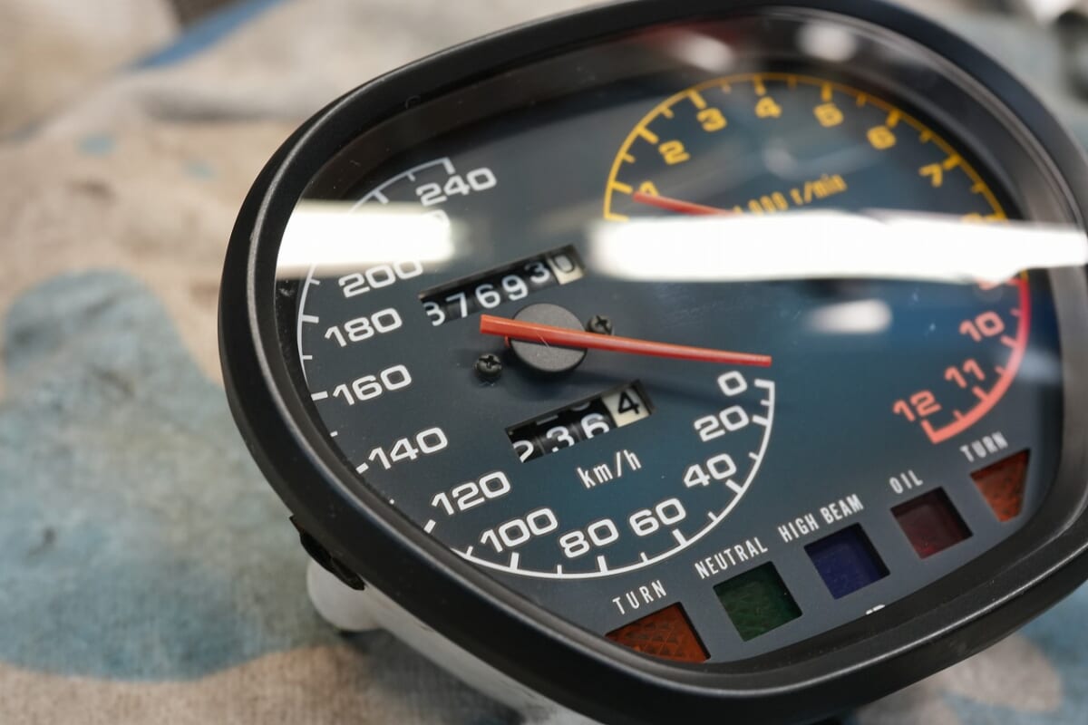 イナズマ1200油冷カタナ　GSX1200S　ドライブレコーダーEDR22G　グリップ　スロットル交換　ヤマハ純正ブレンボ取付　エンジンオイル交換など　