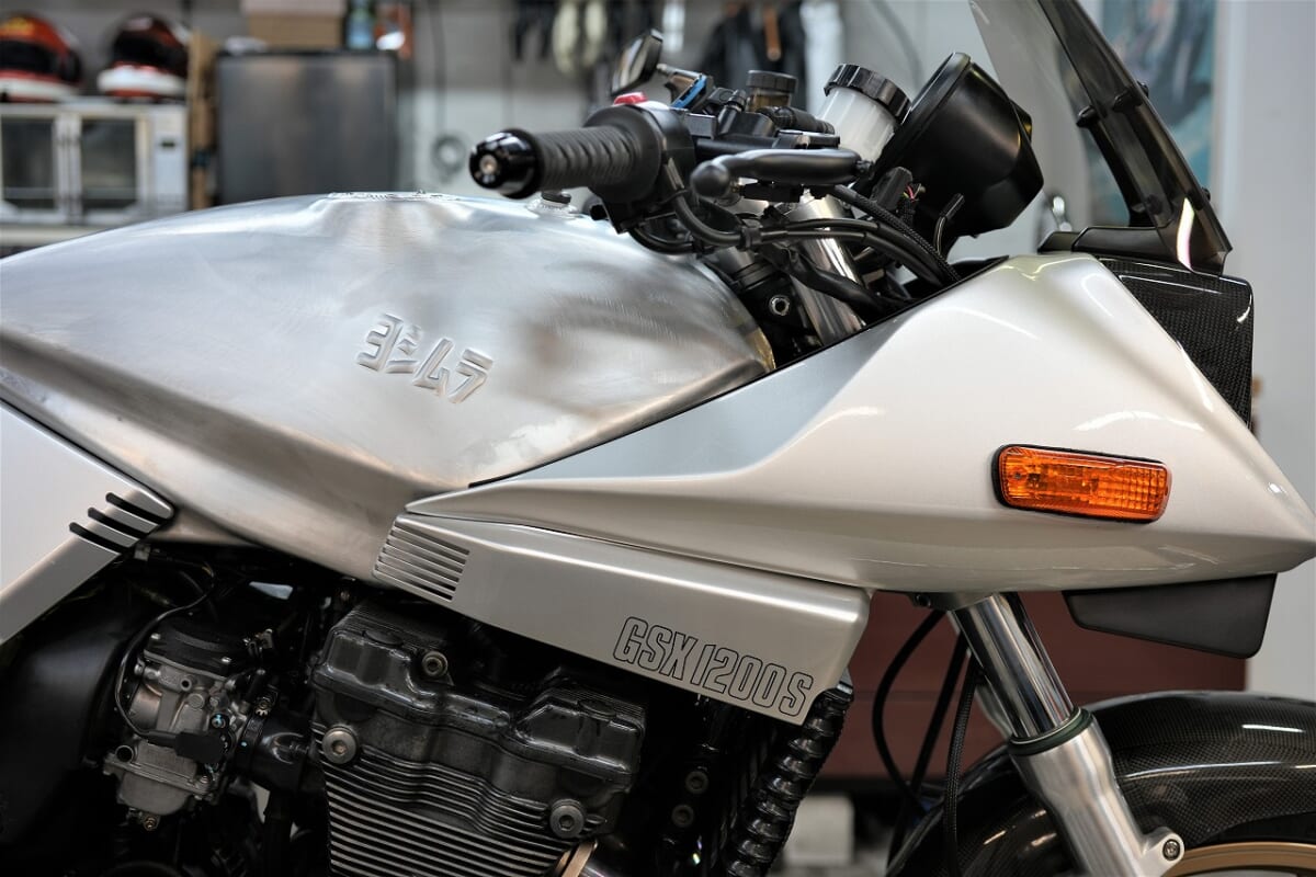 イナズマ1200油冷カタナ　GSX1200S　ドライブレコーダーEDR22G　グリップ　スロットル交換　ヤマハ純正ブレンボ取付　エンジンオイル交換など