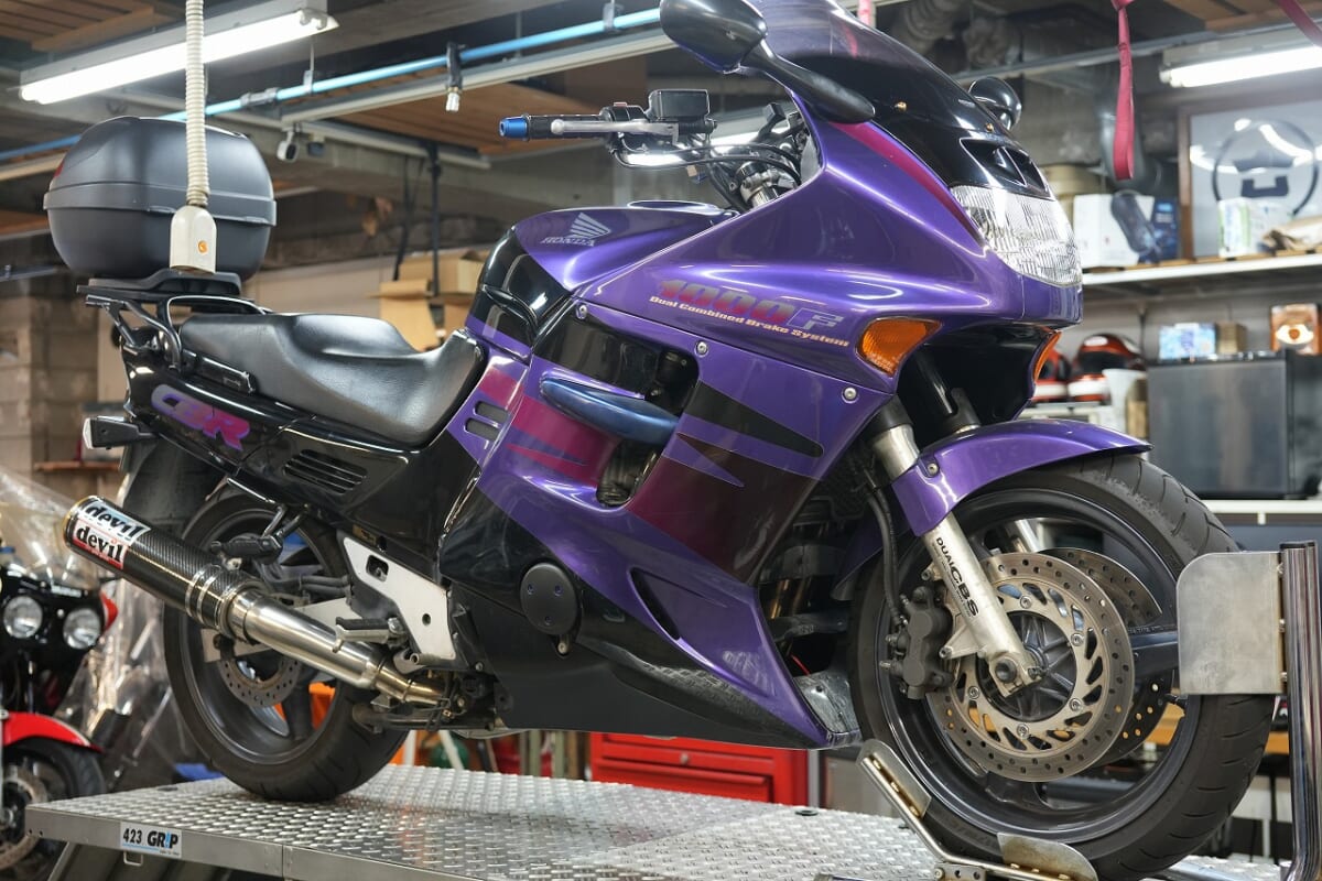 CBR1000F 車検　シェルアドバンスウルトラ4Tオイル交換