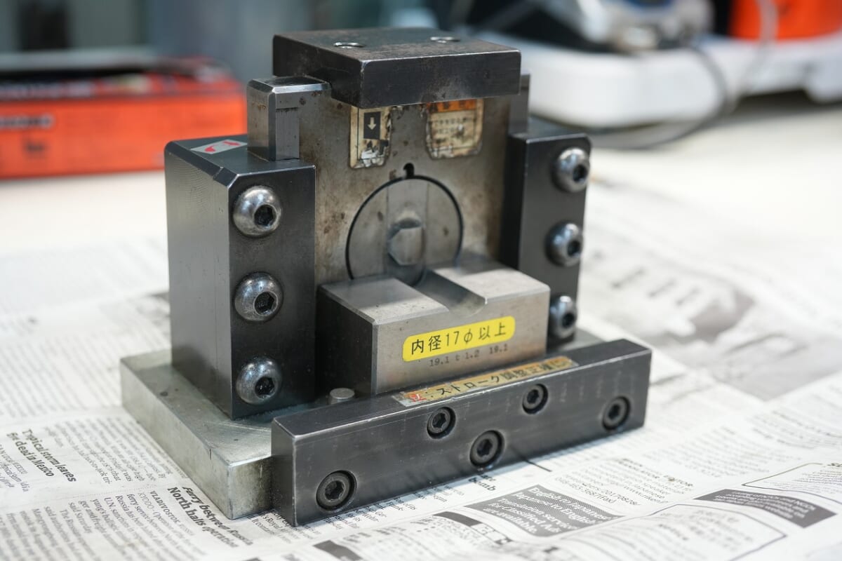 ヤフオク(´ρ`)　裏技あり？丸パイプ　ざぐり加工/Ｒ加工金型　富士機工