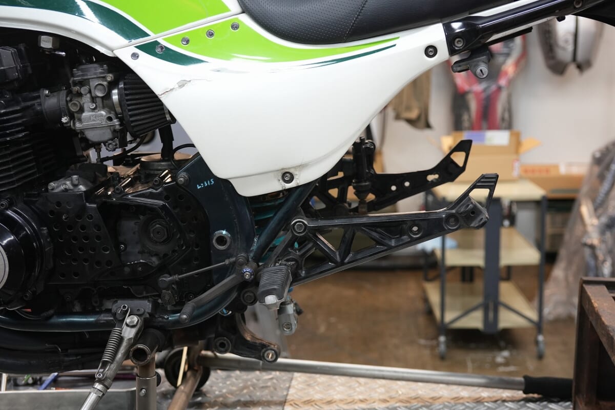 GPZ750F 車検　スイングアーム交換　ボス溶接　リアブレーキホース製作など