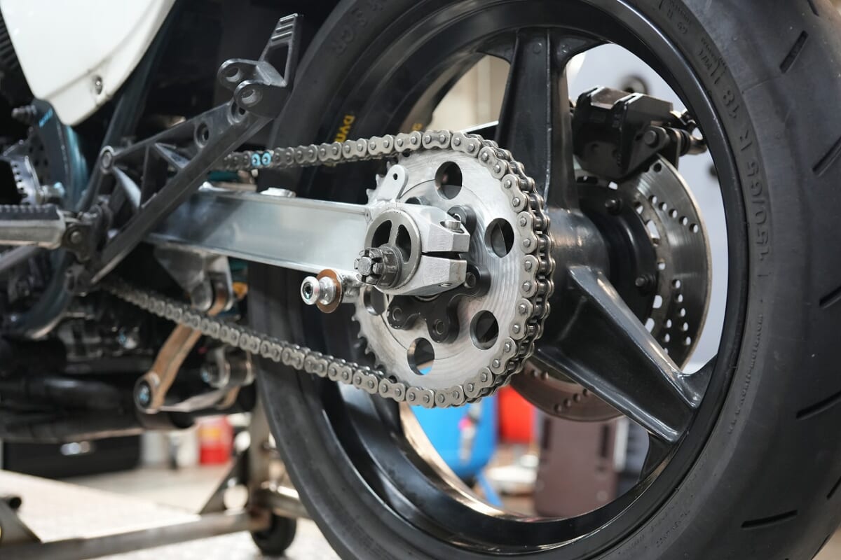 GPZ750F 車検　スイングアーム交換　ボス溶接　リアブレーキホース製作など