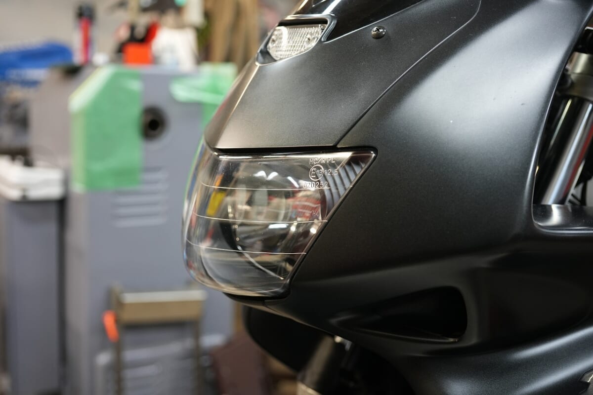 VTR1000F 車検　デコメンテ　タイヤ交換（R)　オイル交換など