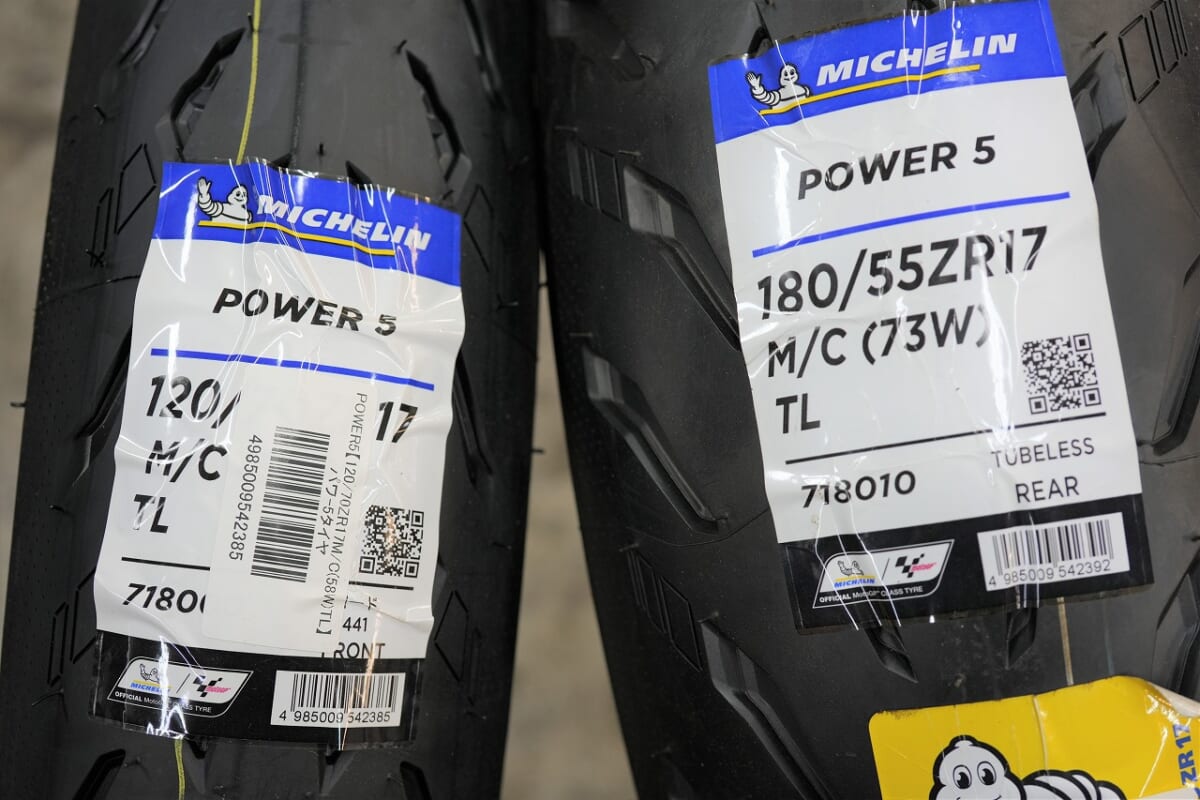 バンディット1200　ミシュランパワー5タイヤ交換　オイル交換