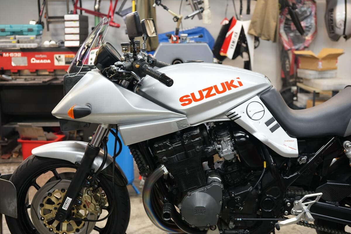 GSX1200S イナズマ1200油冷カタナ　車検　デコメンテ他￼