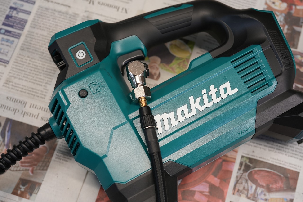 Amazon | マキタ(Makita) 充電式空気入れ 18V バッテリ・充電器