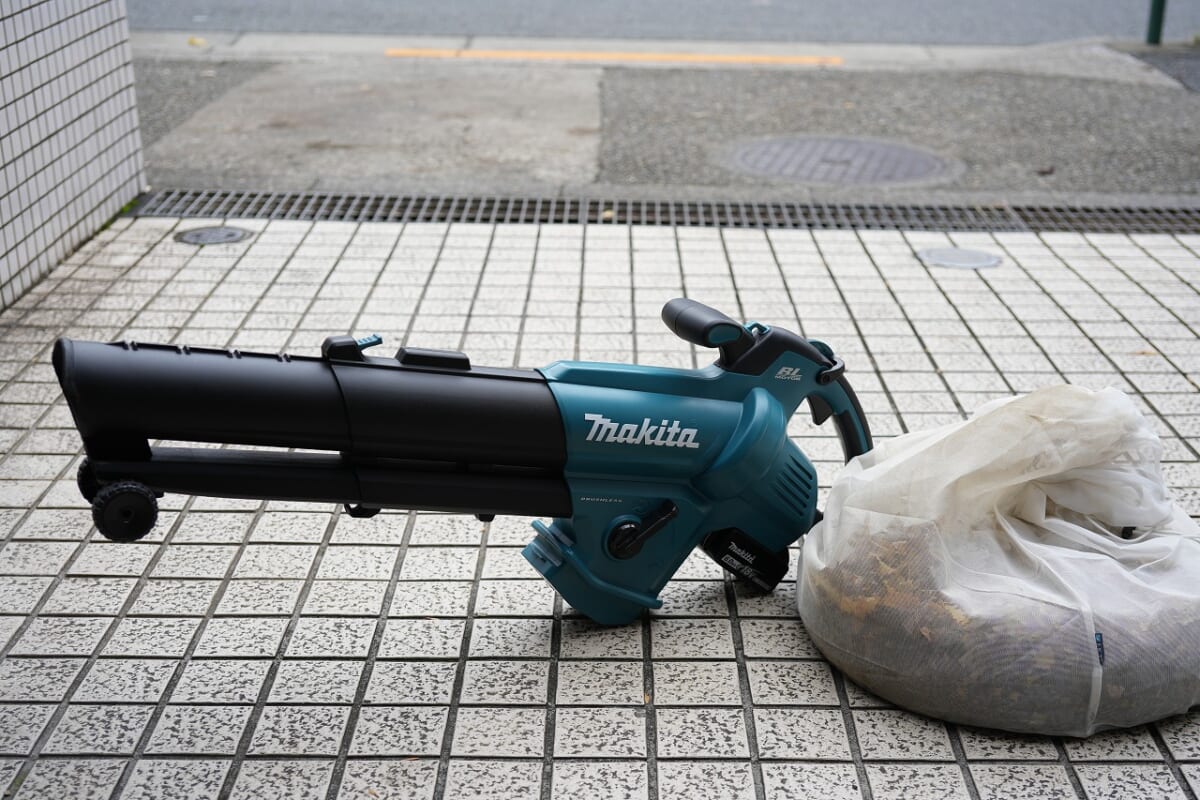 濡れた落ち葉も楽々♪「マキタMUB187Dブロワ集塵機」洗濯ネットも効率的だ！