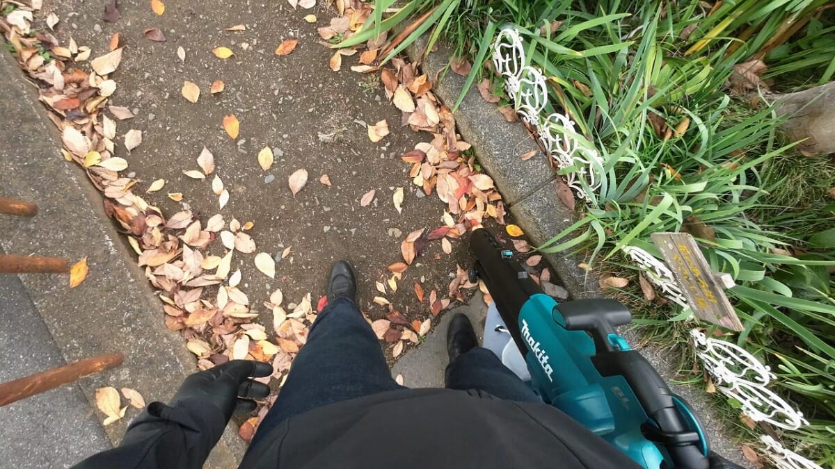 【落ち葉掃除革命】②マキタにパンツを履かせたら？「充電式ブロワ集じん機 MUB187DZ」の集じん袋が汚れない件