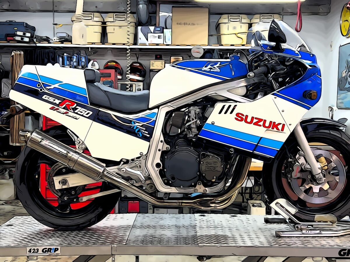 GSX-R750 GR71 ブレーキマスター交換　クラッチホース製作　マスタータンクステー製作　オイルフィルター小型化