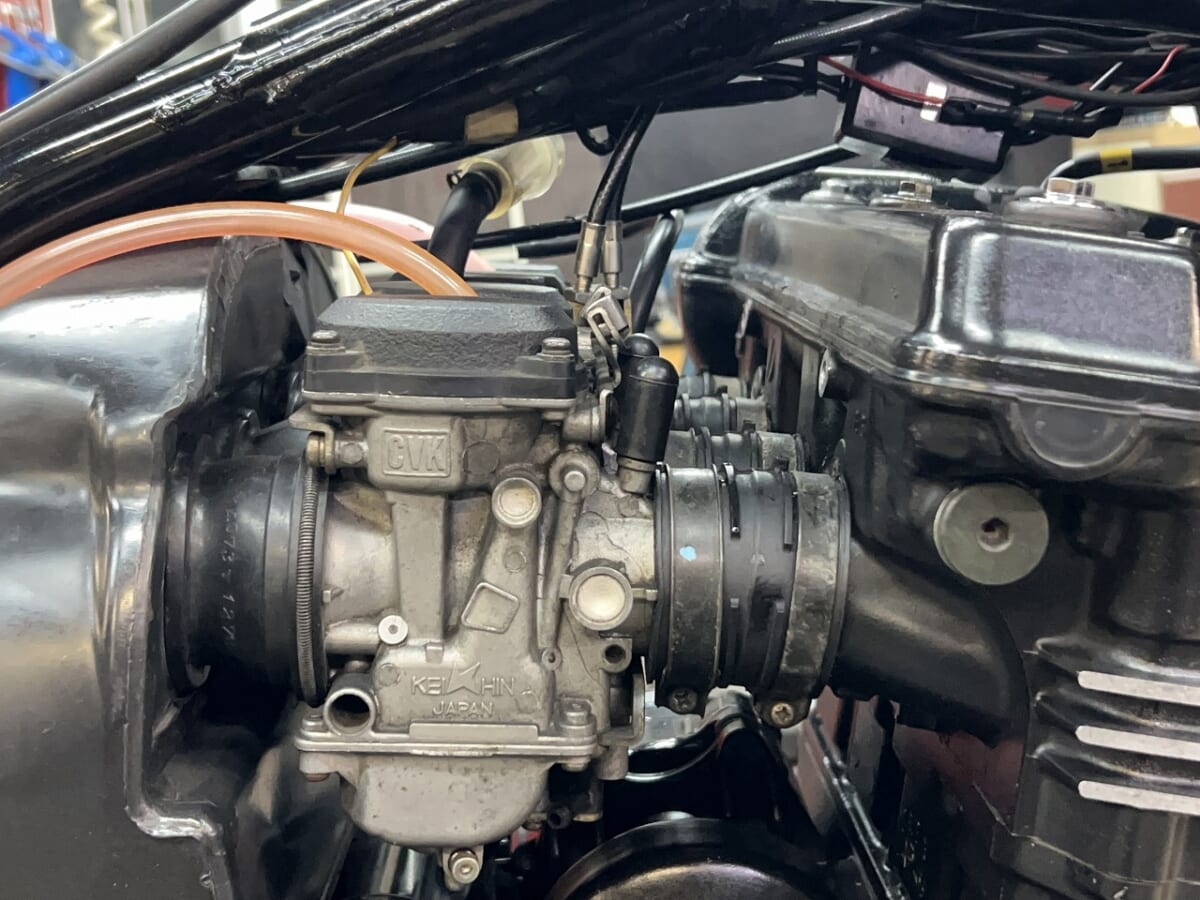 GPZ900R 冷却水漏れ修理