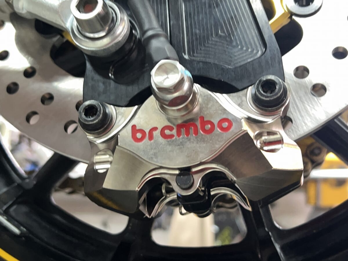 スポーツスター1200 ミスミブレーキディスク　ブレンボリアキャリパー　リアマスター取付交換