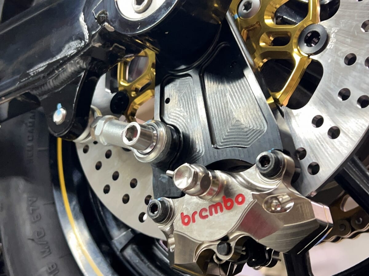 スポーツスター1200 ミスミブレーキディスク　ブレンボリアキャリパー　リアマスター取付交換