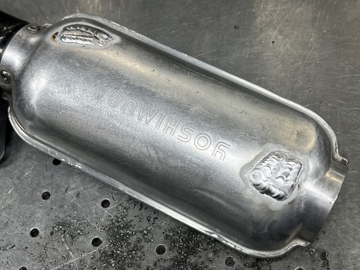 珍しいゼファー400χ用デュプレックスサイクロンモナカダメージ修復（自分用）